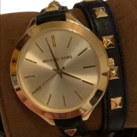 MICHAEL KORS RUNWAY LEATHER DOUBLE WRAP STUD WATCH - Picture 3 of 11